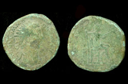 Commodus, Dupondius, Virtue Seated reverse
